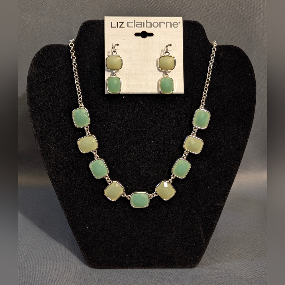 Liz Claiborne Green Necklace and Earring Set